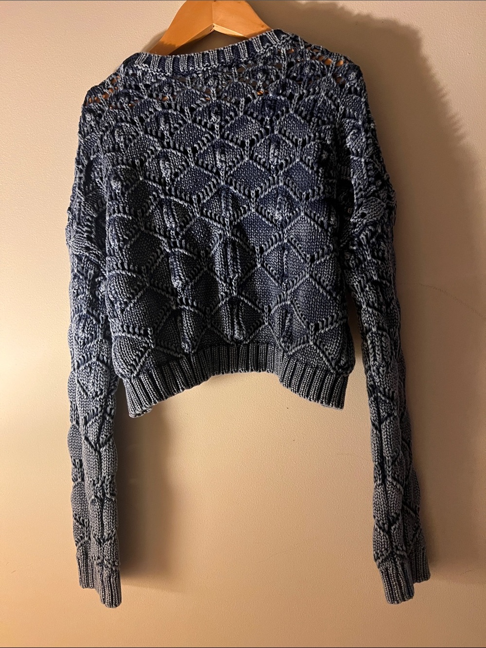 Full Tilt Cropped Textured Knit Sweater - Blue XS. - Picture 4 of 6